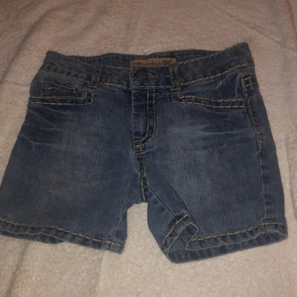 medium wash jean shorts